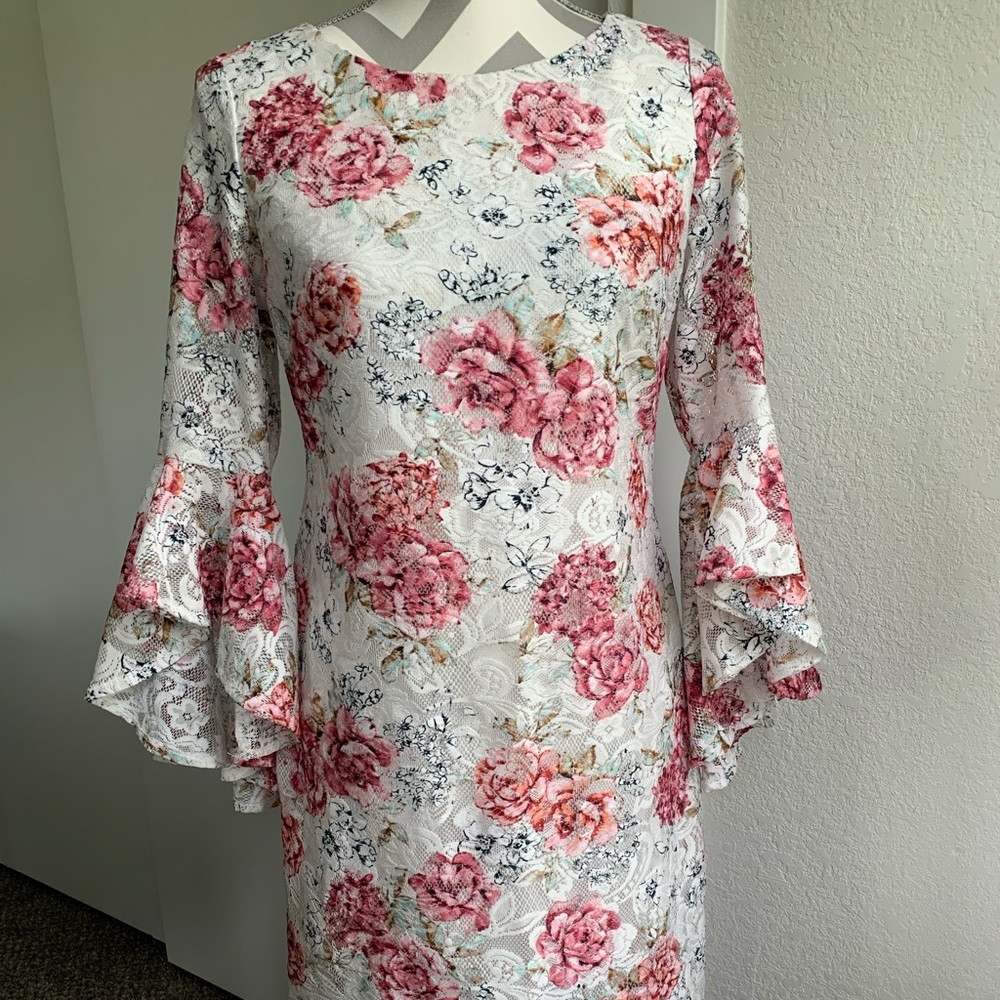 Beautiful floral lace dress size 6